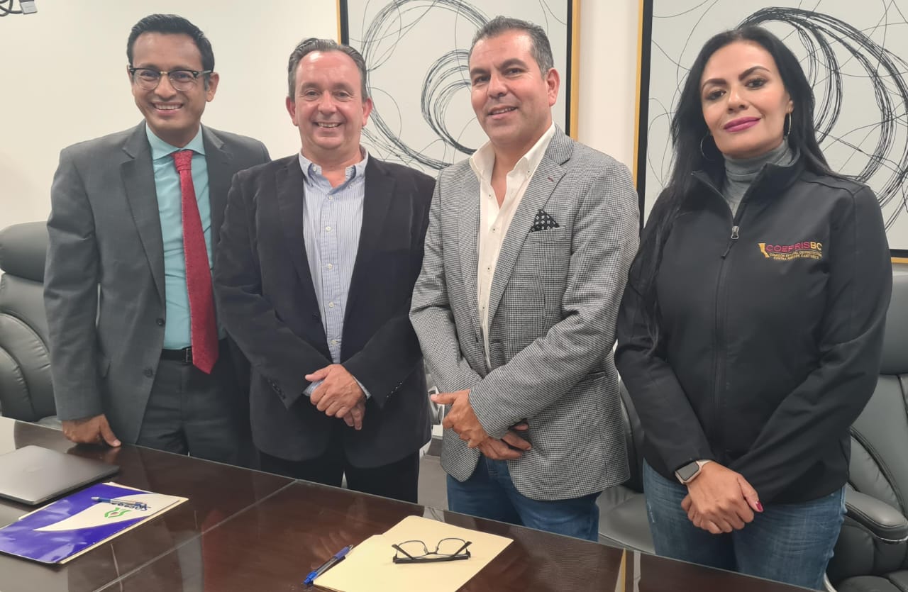 Firma Coepris BC carta de intención con asociación de casas de retiro 